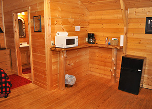 Cabin 22 (1Q 1FF) Photo 3