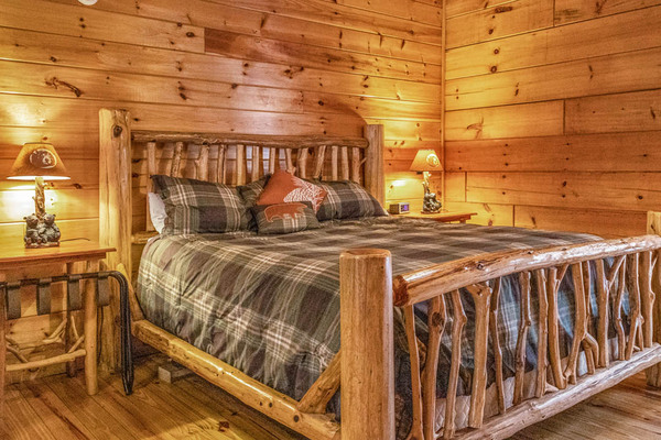 B - Deluxe Room - Riverfront Lodge (1K) Photo 1