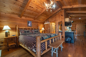 Lucky 13 Cabin Suite