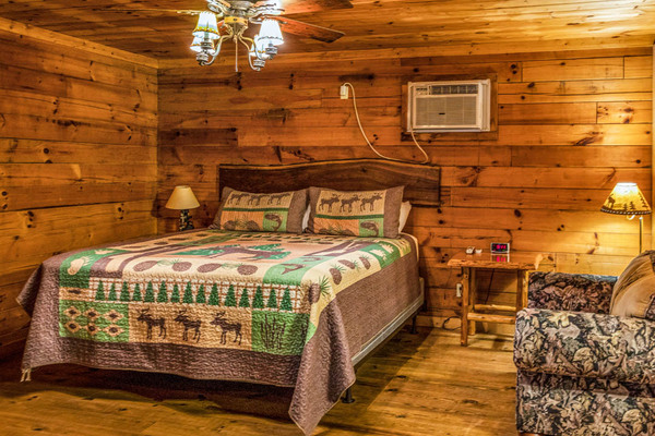 Cabin 8 (1K) Photo 3