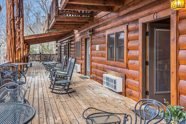 J - Deluxe Room - Riverfront Lodge (2Q) Photo 1