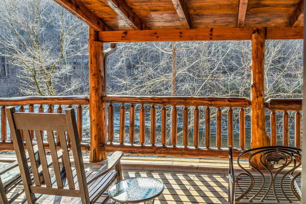 J - Deluxe Room - Riverfront Lodge (2Q) Photo 3